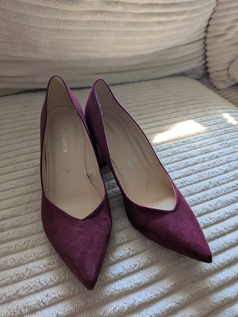 Marc Fisher Zala Burgundy Wine Suede Pointed Toe Block Heel Pumps Size 7.5M